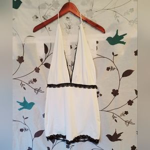 NEW lingerie white & black polyester & lace nighty size medium